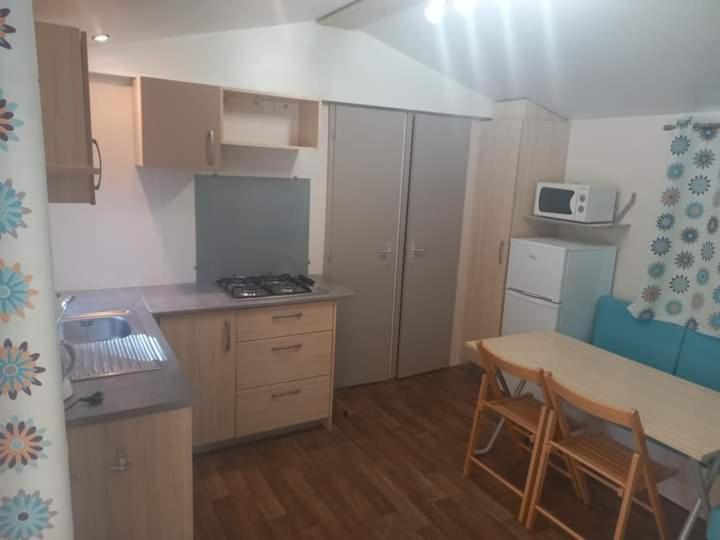 Hotel Famille Peeters à Camiers Extérieur photo